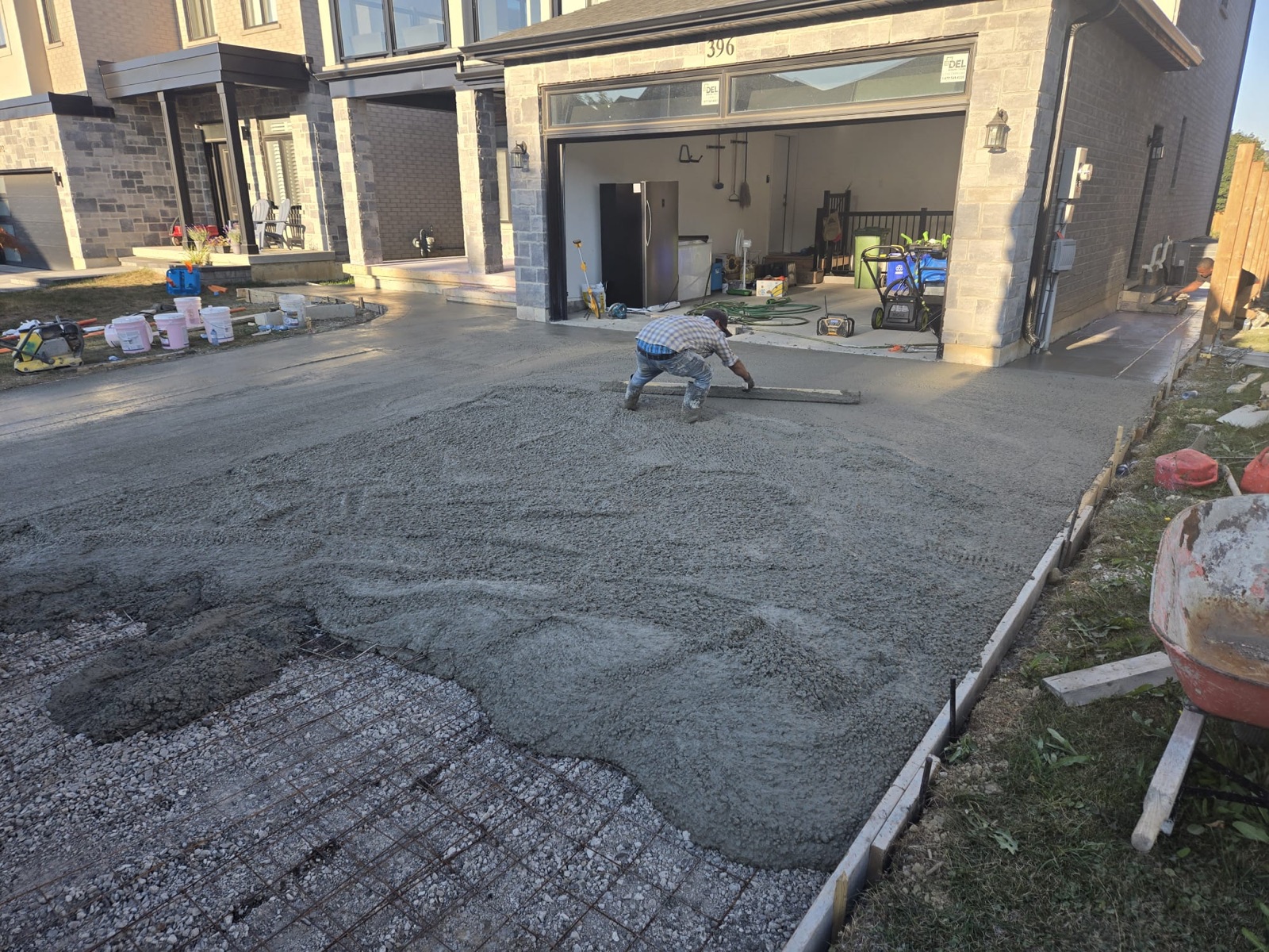 Concrete driveway pour